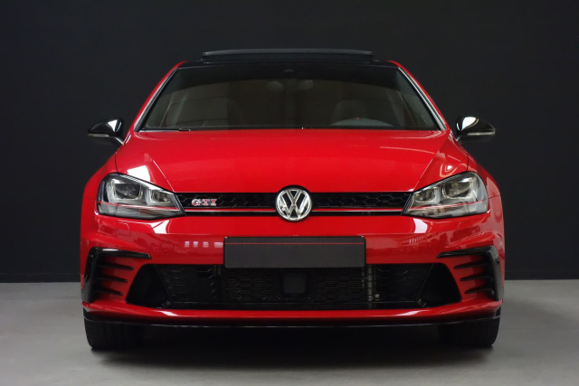 Golf Exterior 2 - sin