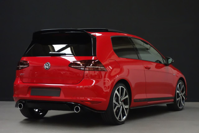 Golf Exterior 6 - sin